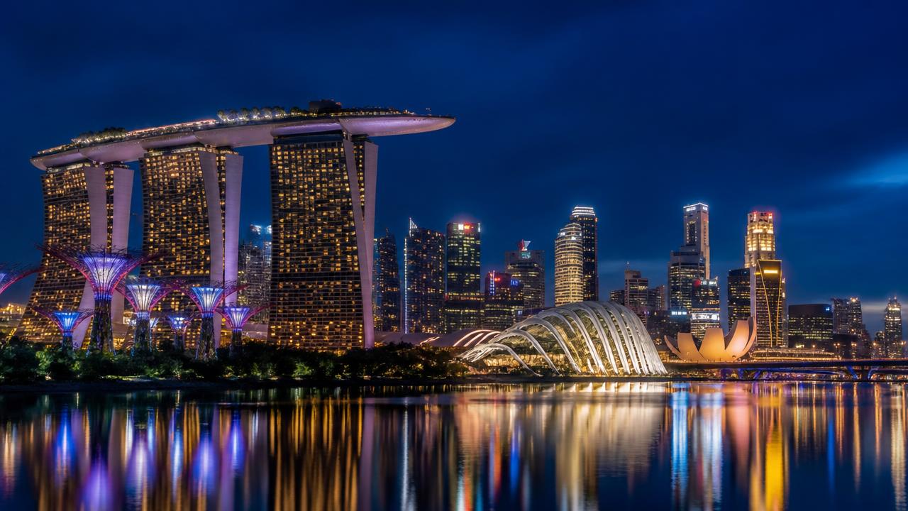 Marina Bay Sands and the Singapore financial district in Singapore